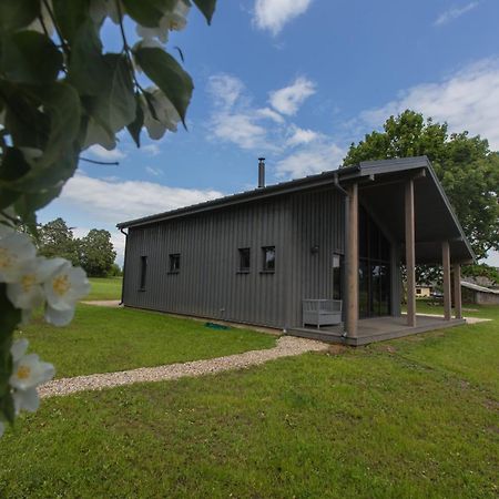 Holiday Home Uzbazes Valmiera Exterior foto