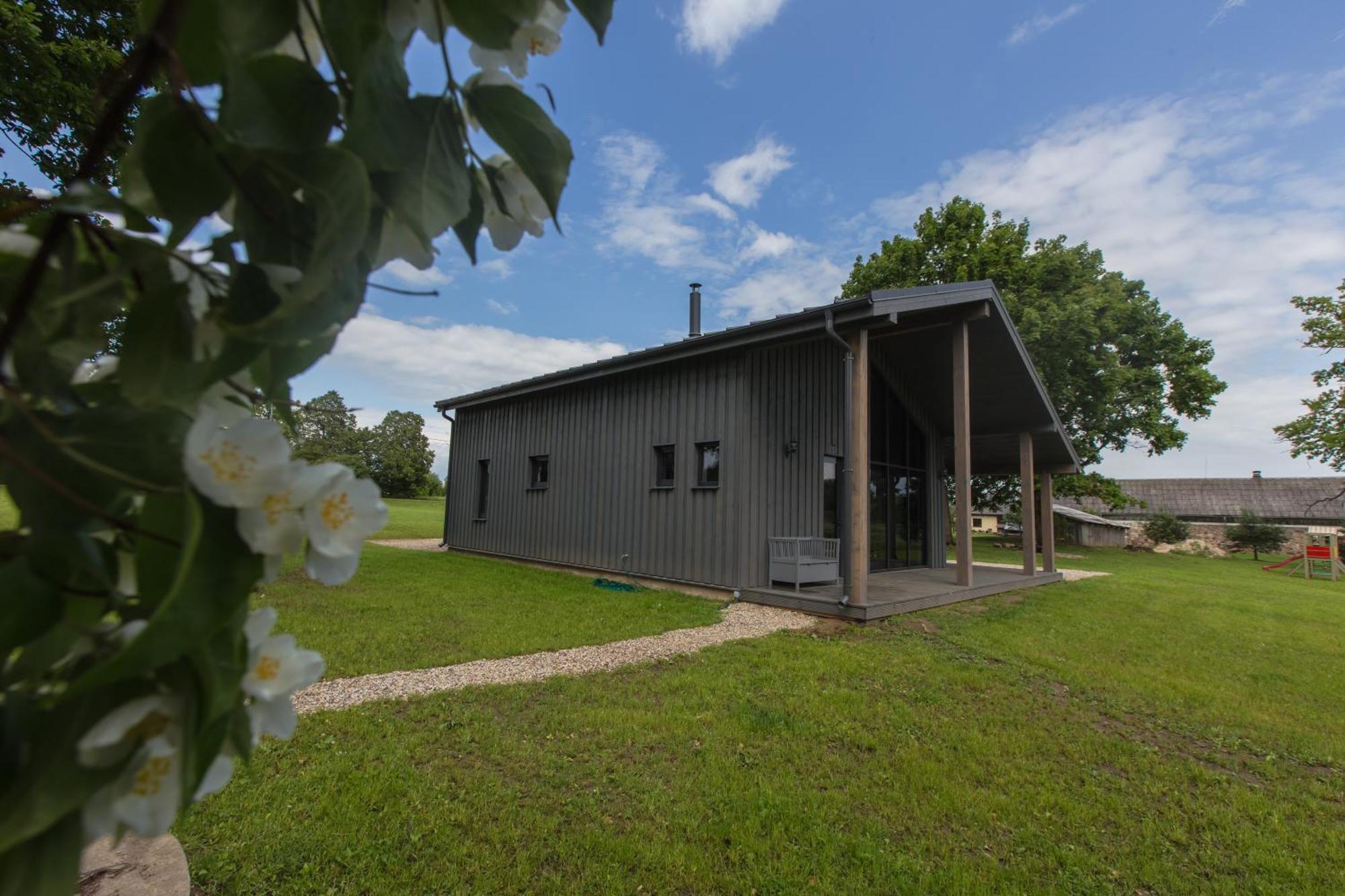 Holiday Home Uzbazes Valmiera Exterior foto
